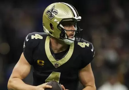 Derek Carr retires - odds shift
