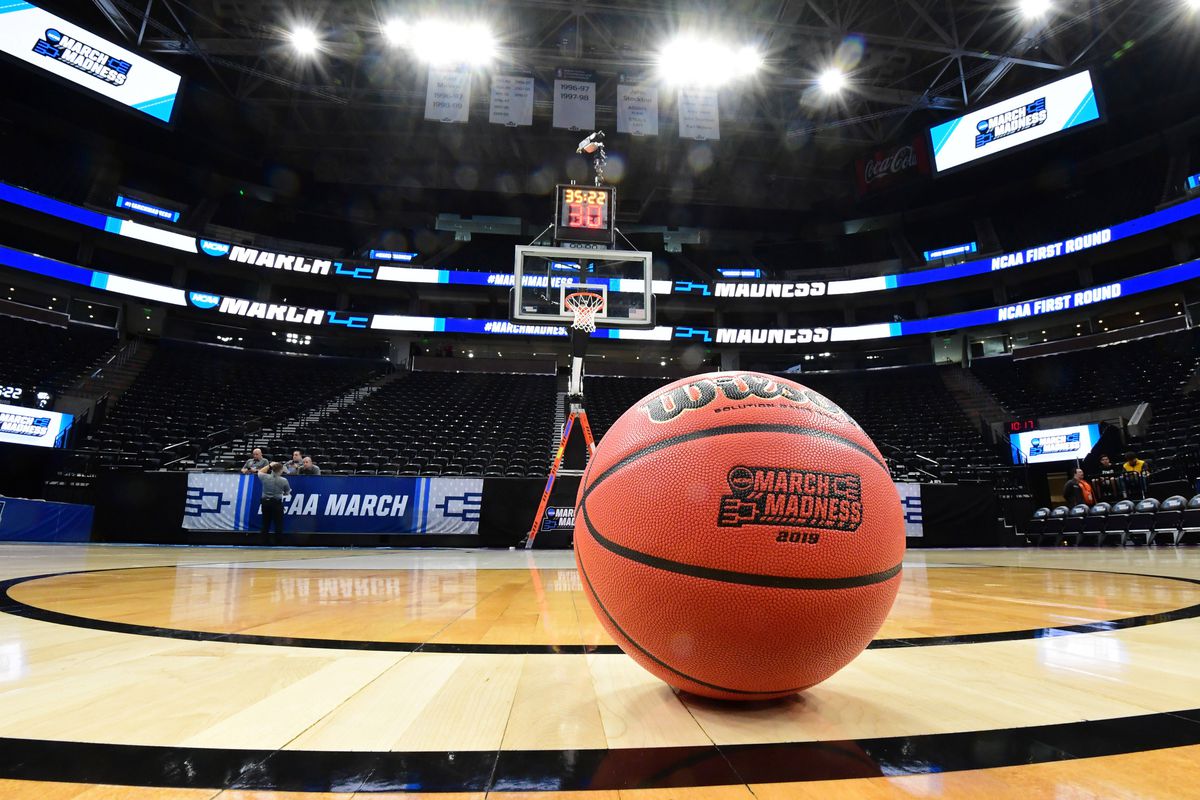 Elite 8 public betting trends