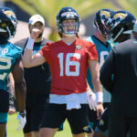 Lawrence signs rookie deal with jags