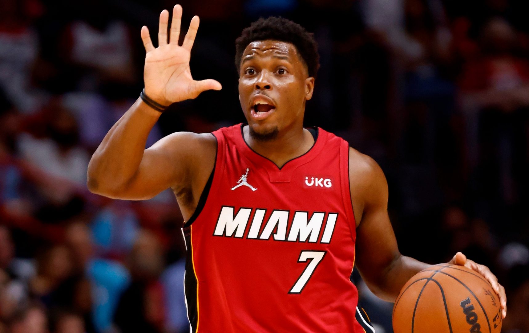 Lowry and the Heat face the Lakers