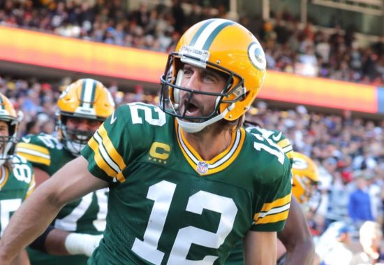 Rodgers and the Packers play the Bears