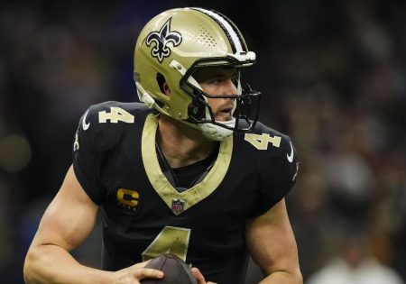 Derek Carr retires - odds shift