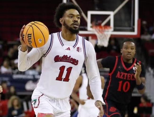 Betting scandal in college basketball sees three players banned