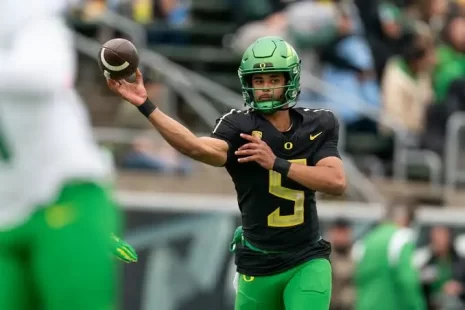 Oregon QB 2025